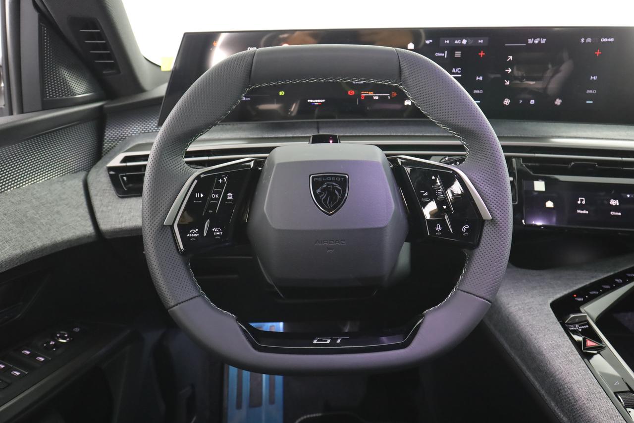PEUGEOT 5008 3ª serie 5008 Hybrid 145 e-DCS6 GT
