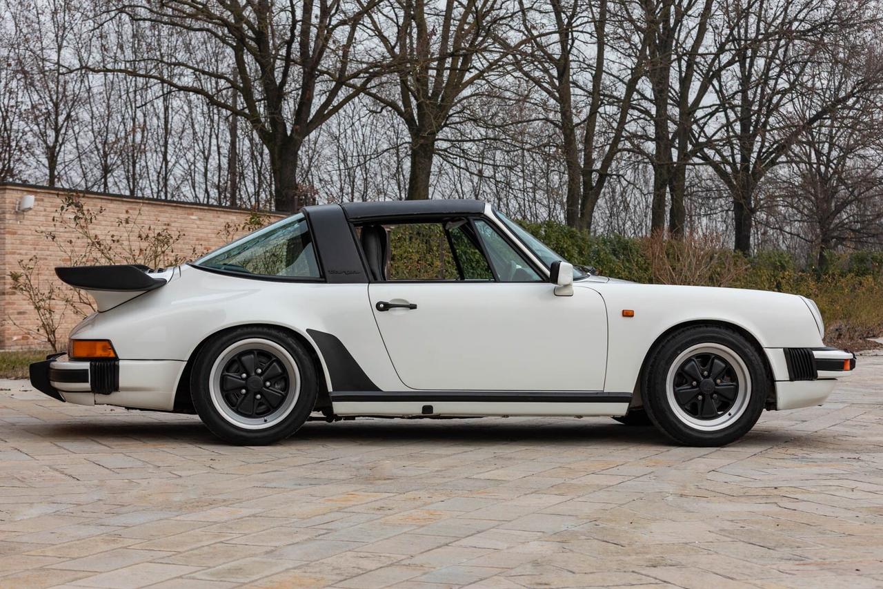 Porsche 911 CARRERA 3.2 G50 TARGA - RDS01800