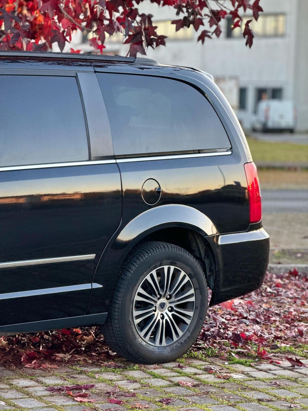 Lancia Voyager 2.8 Turbodiesel Platinum 177 CV