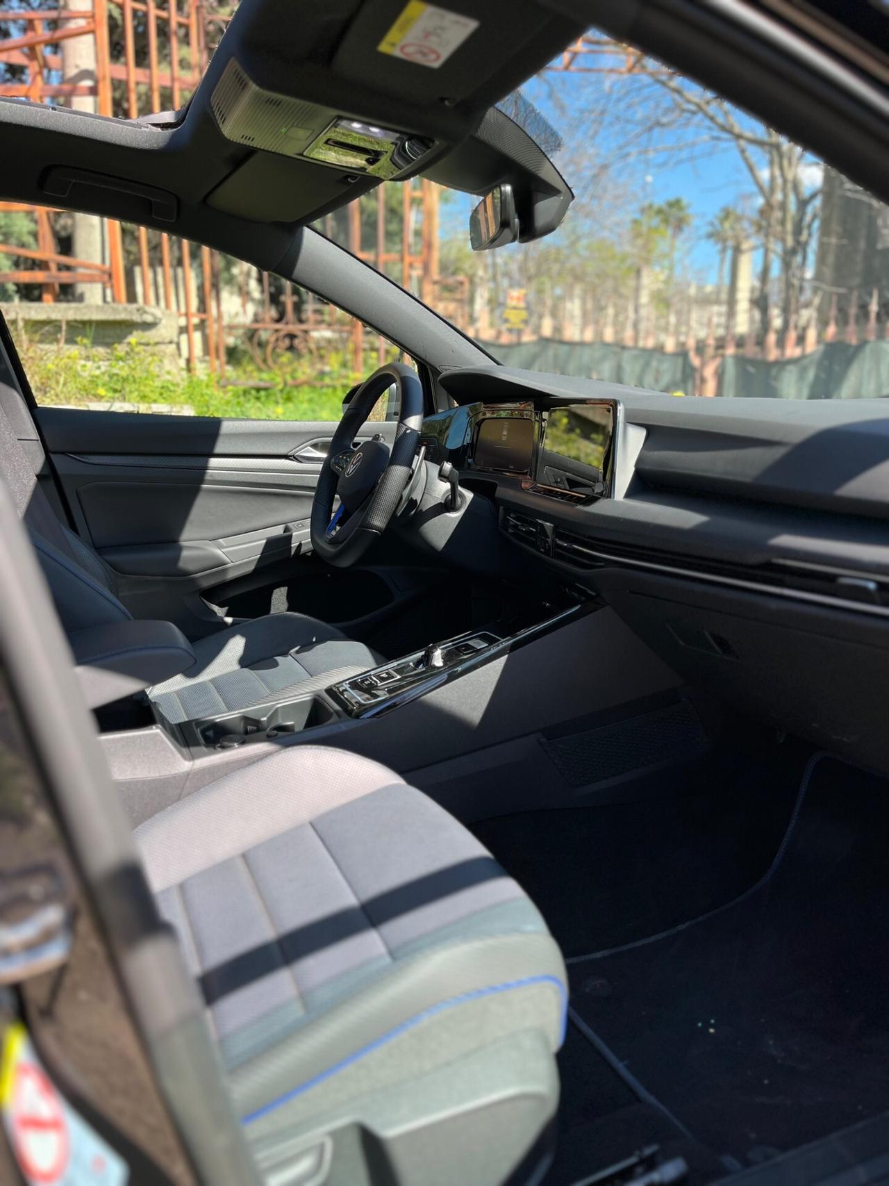 Volkswagen Golf 2.0 TSI R 20 years DSG 4Motion