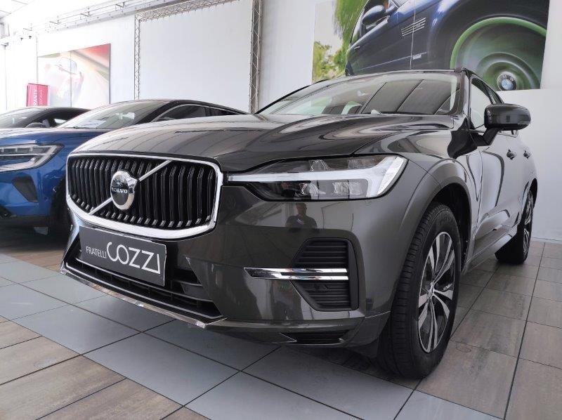 VOLVO XC60 (2017-->) - XC60 B4 Geartronic Momentum