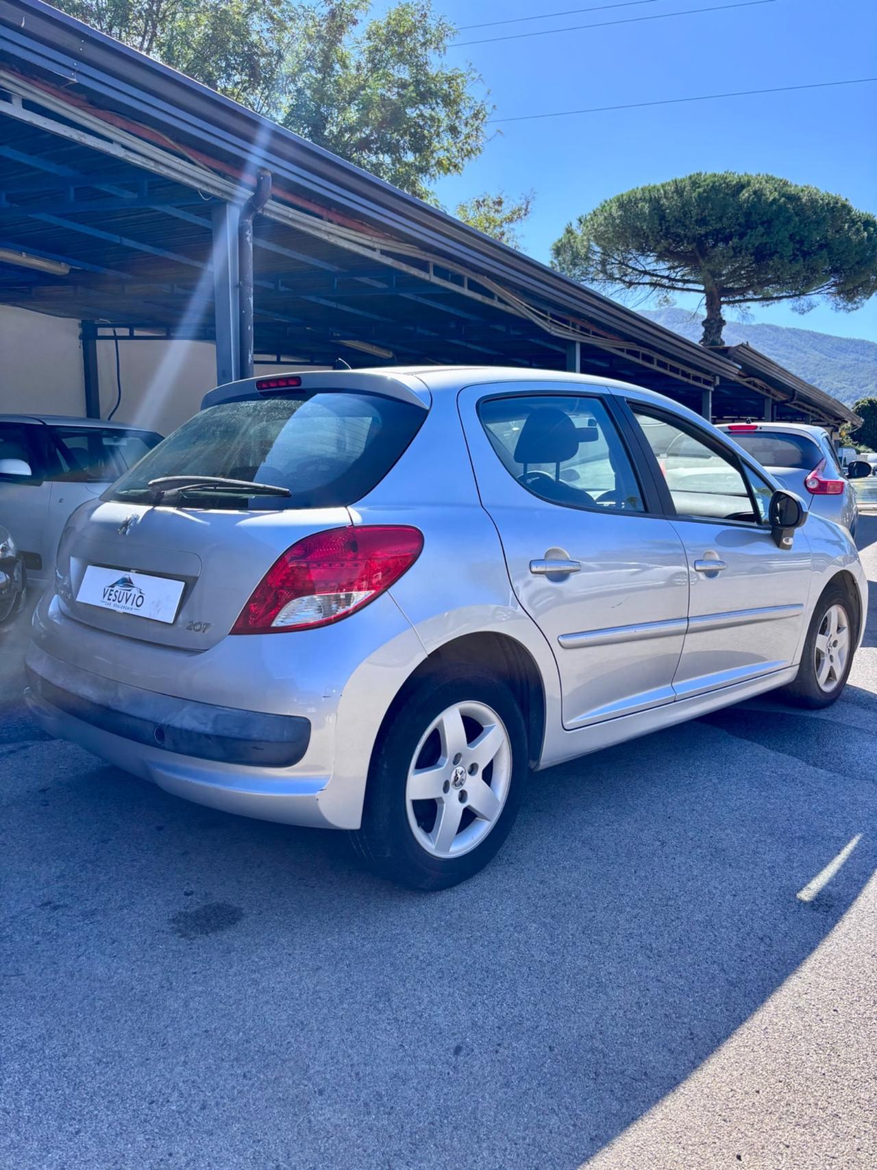 Peugeot 207 1.4 HDi 70CV 5p. Active