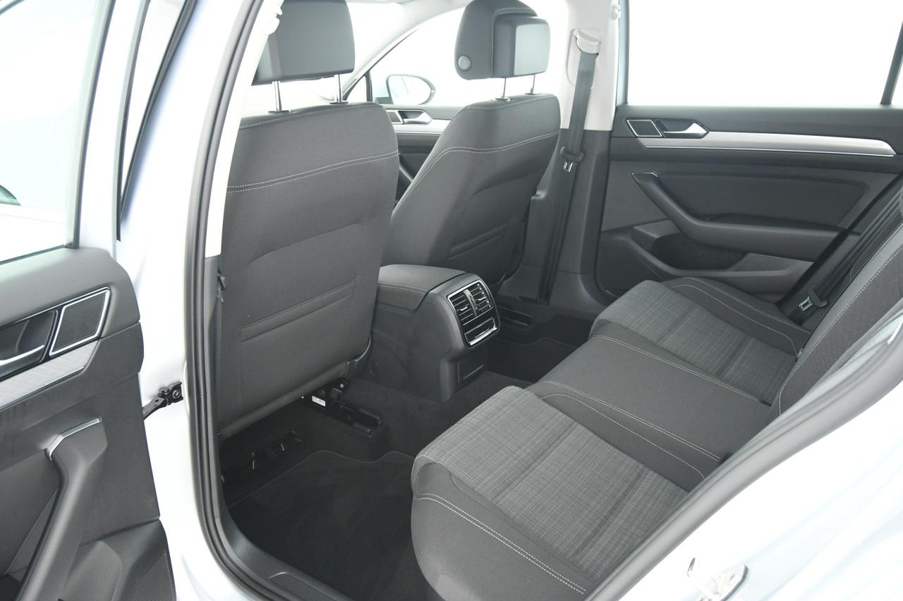 VOLKSWAGEN Passat Variant 2.0 tdi Business 122cv dsg NEOPATENTATI+ACC+CAMERA