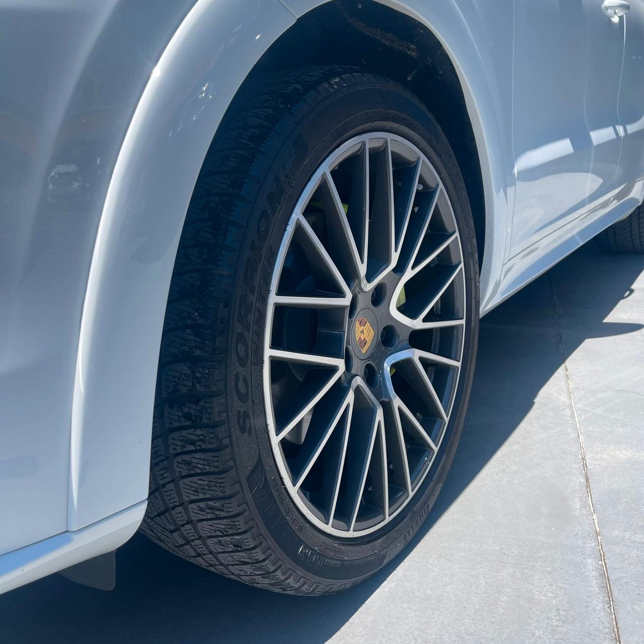 PORSCHE - Cayenne COUPE - 3.0 V6 E-Hybrid