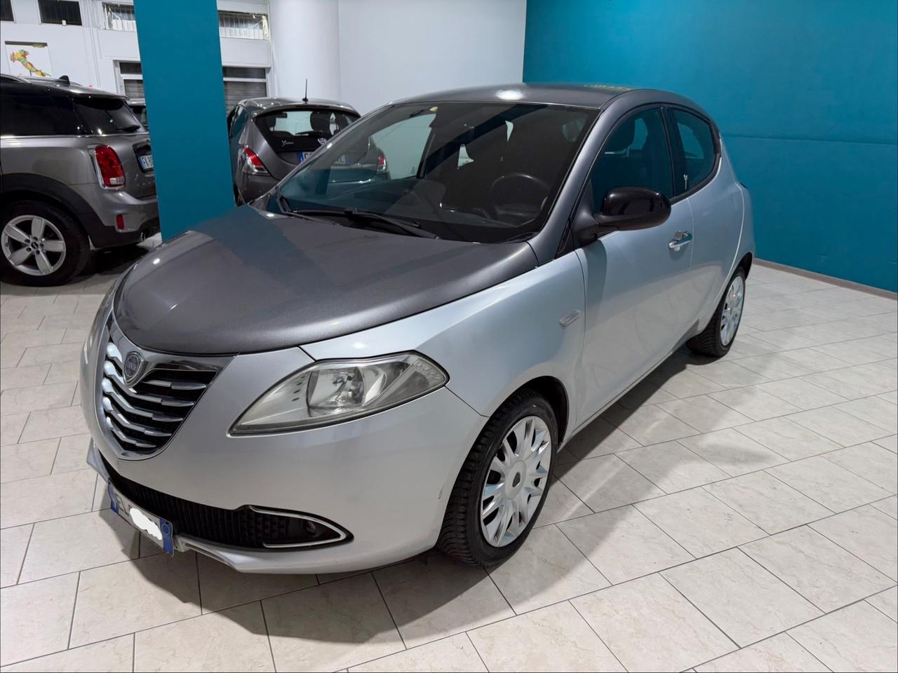 Lancia Ypsilon 0.9 TwinAir 85 CV 5