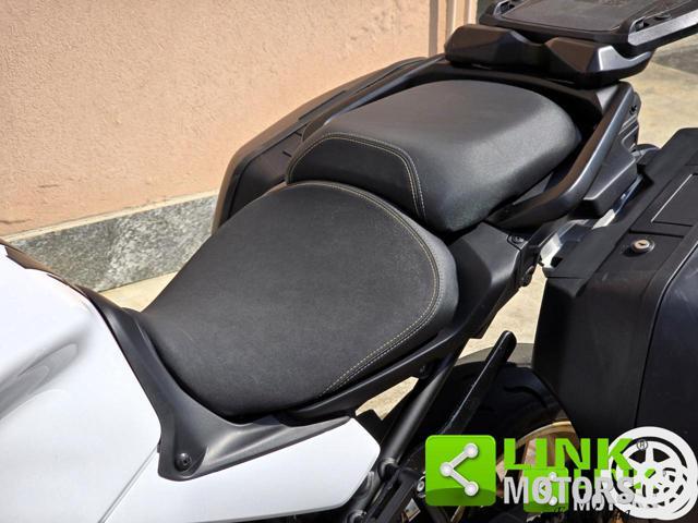 YAMAHA Tracer 9 GT Tris Quick-Shifter Tris di borse originali.