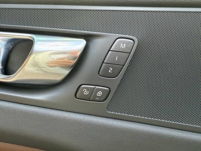 VOLVO XC 60 XC60 B4 (d) Geartronic Inscription N1