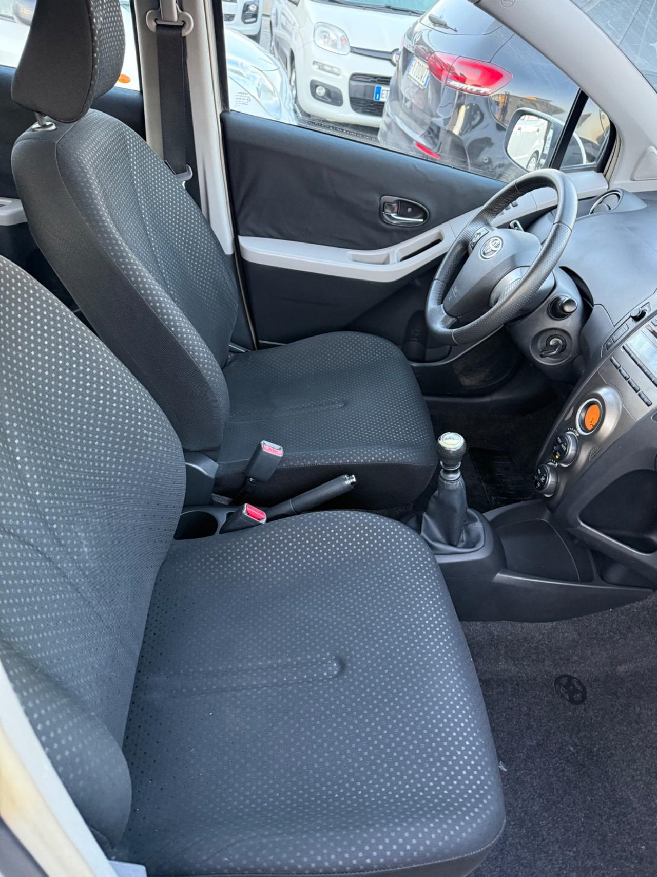 Toyota Yaris 1.3 5 porte Sol