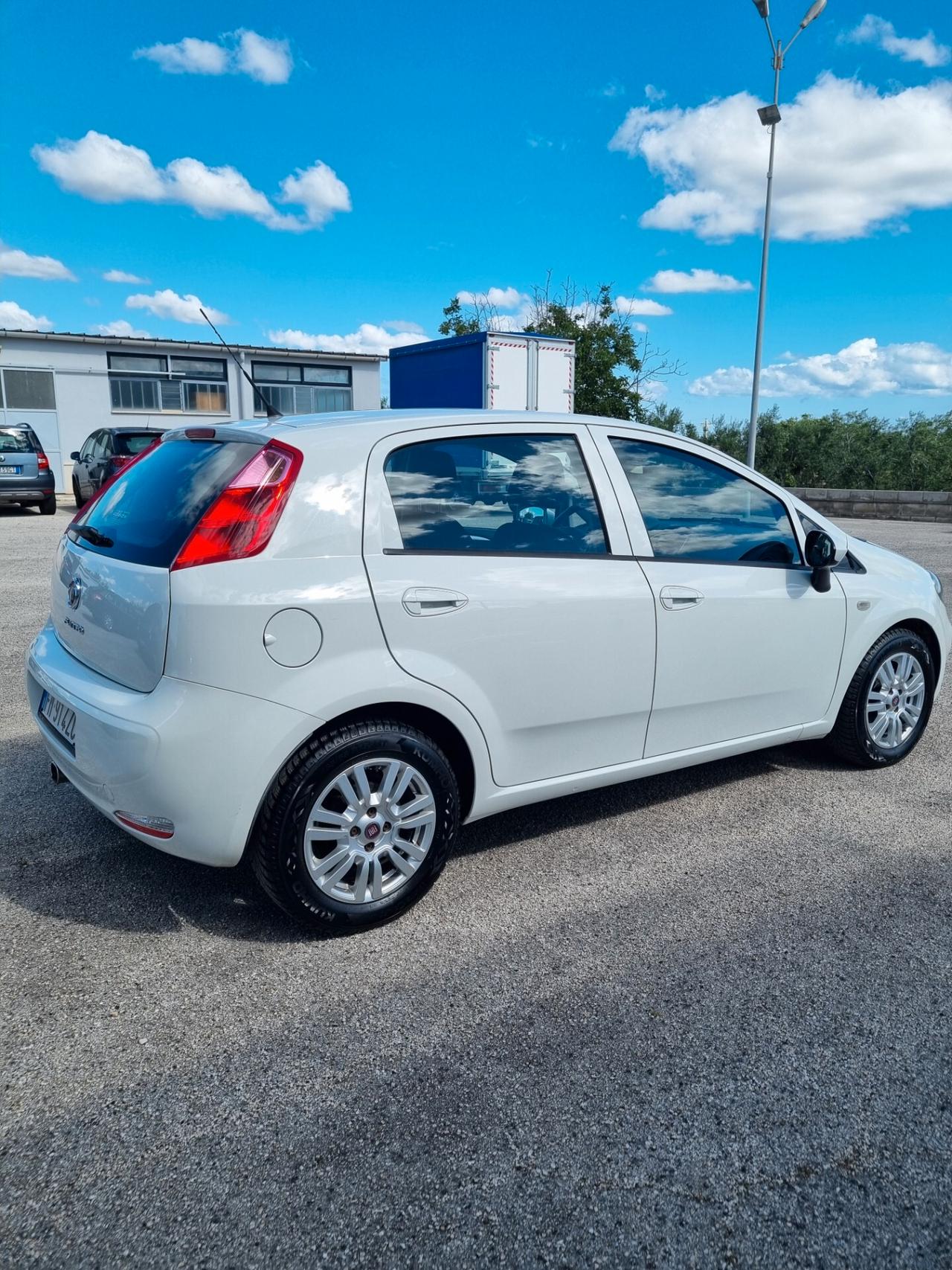 Fiat Punto 1.3 MJT II S&S 95 CV 5 porte Street