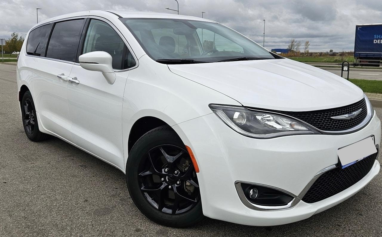 Chrysler Pacifica Turing Limited