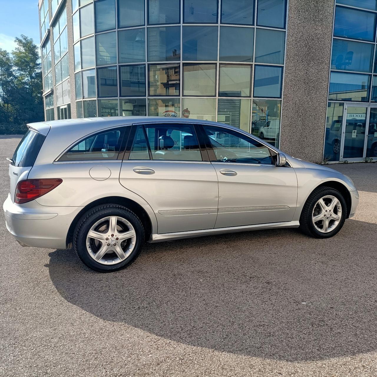 Mercedes R280CDI 4MATIC SPORT 6POSTI