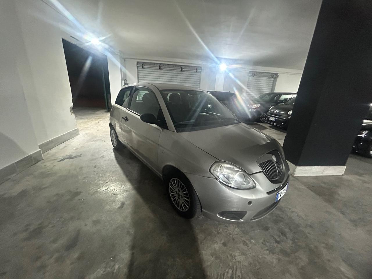 Lancia Ypsilon 1.2 16V Argento