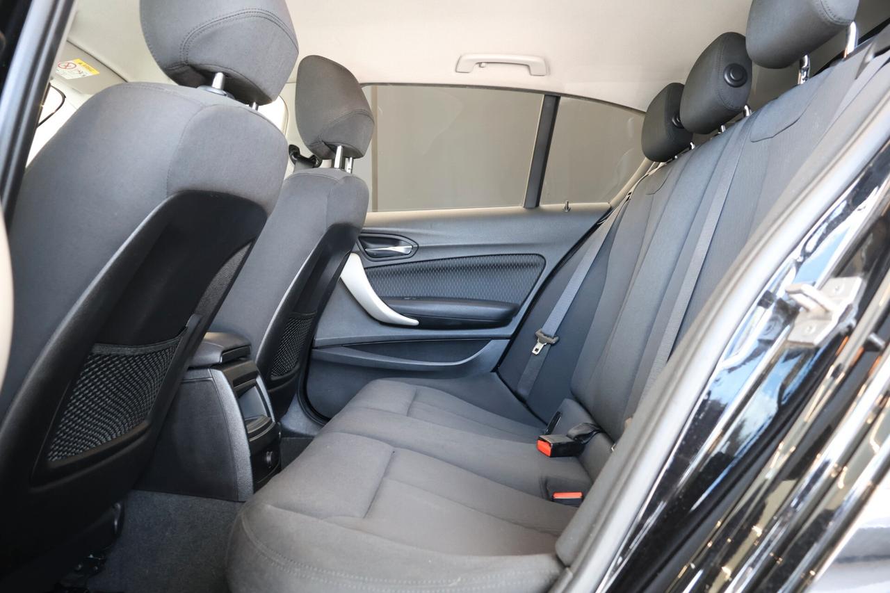 Bmw 118i 5p. Advantage automatica
