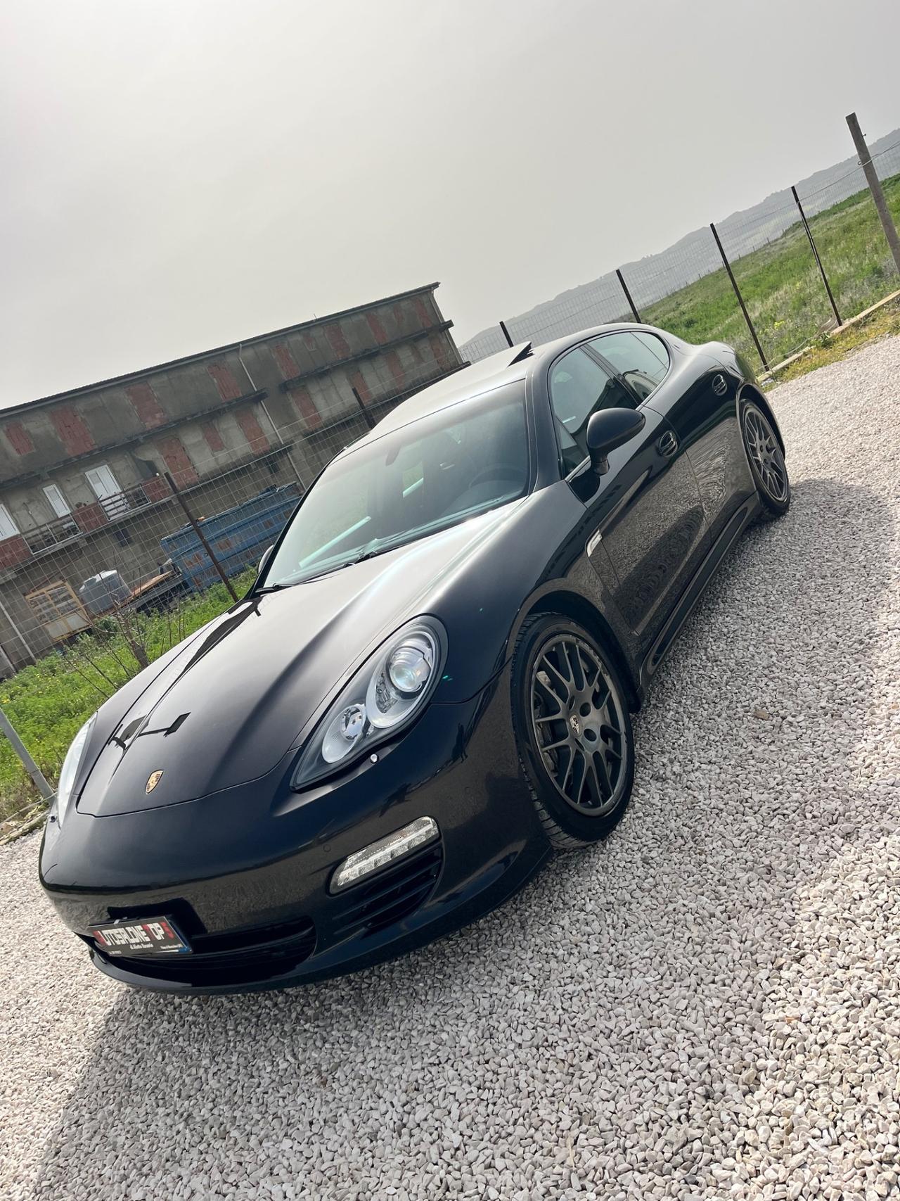 Porsche Panamera tetto apribile