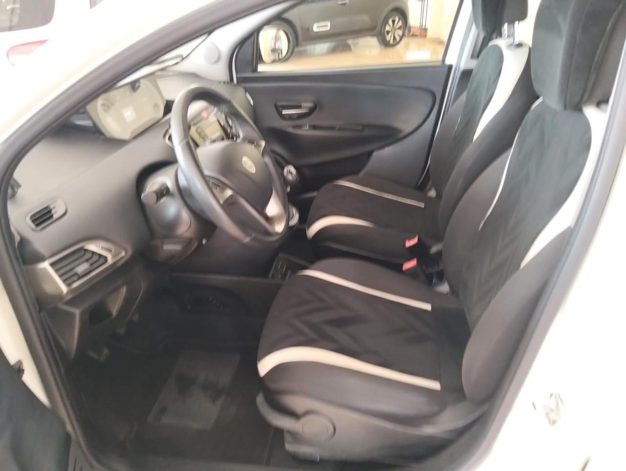 Lancia Ypsilon 1.2 69 CV 5 porte GPL Ecochic Gold