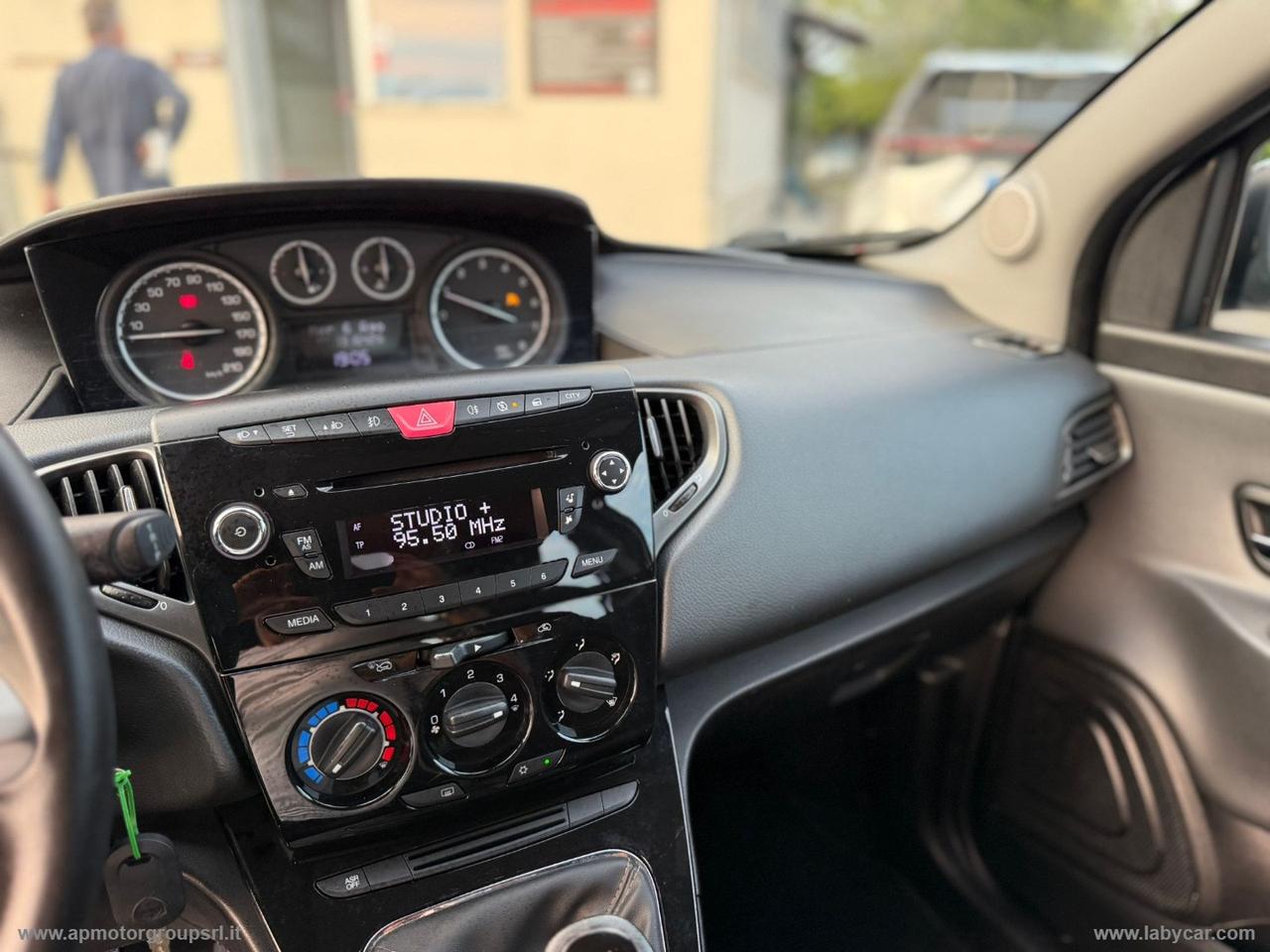 LANCIA Ypsilon 1.2 69 CV 5p. S&S Gold