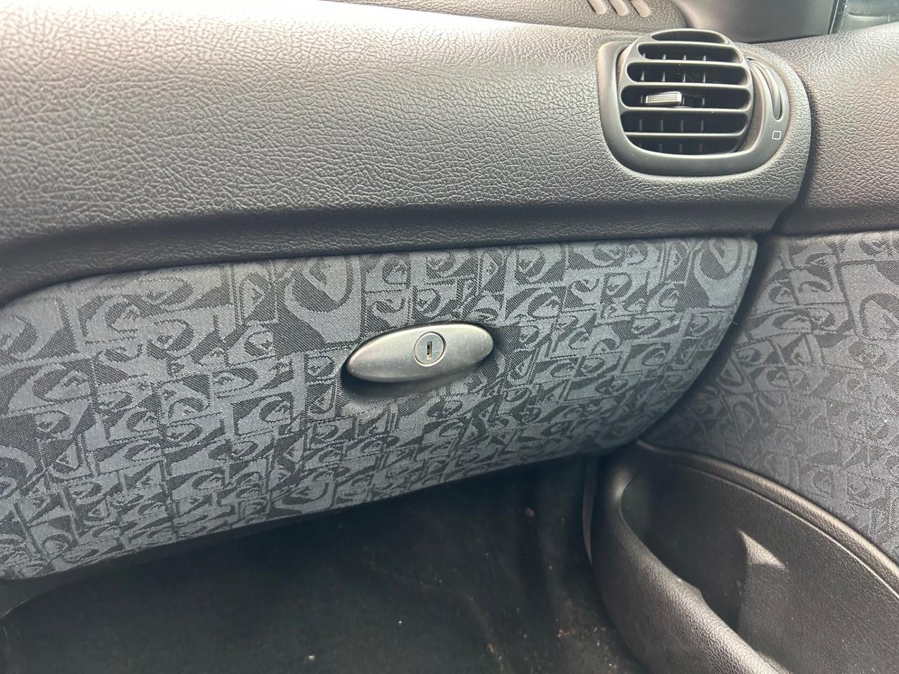 Peugeot 206 1.6 16V CC