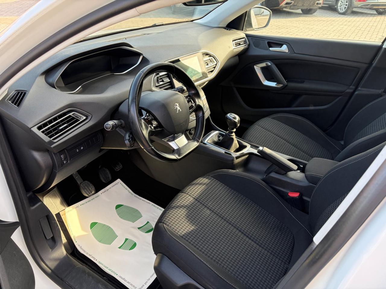 Peugeot 308 BlueHDi 130 S&S Active