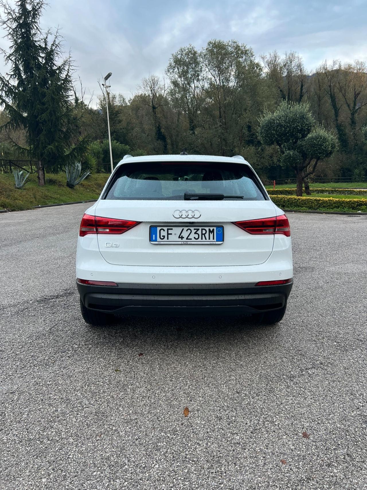 Audi Q3 35 TDI S tronic Business