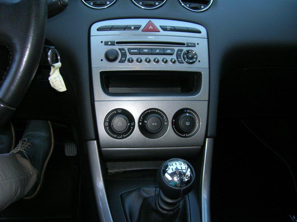 Peugeot 308 1.6 HDi 112CV CC Féline