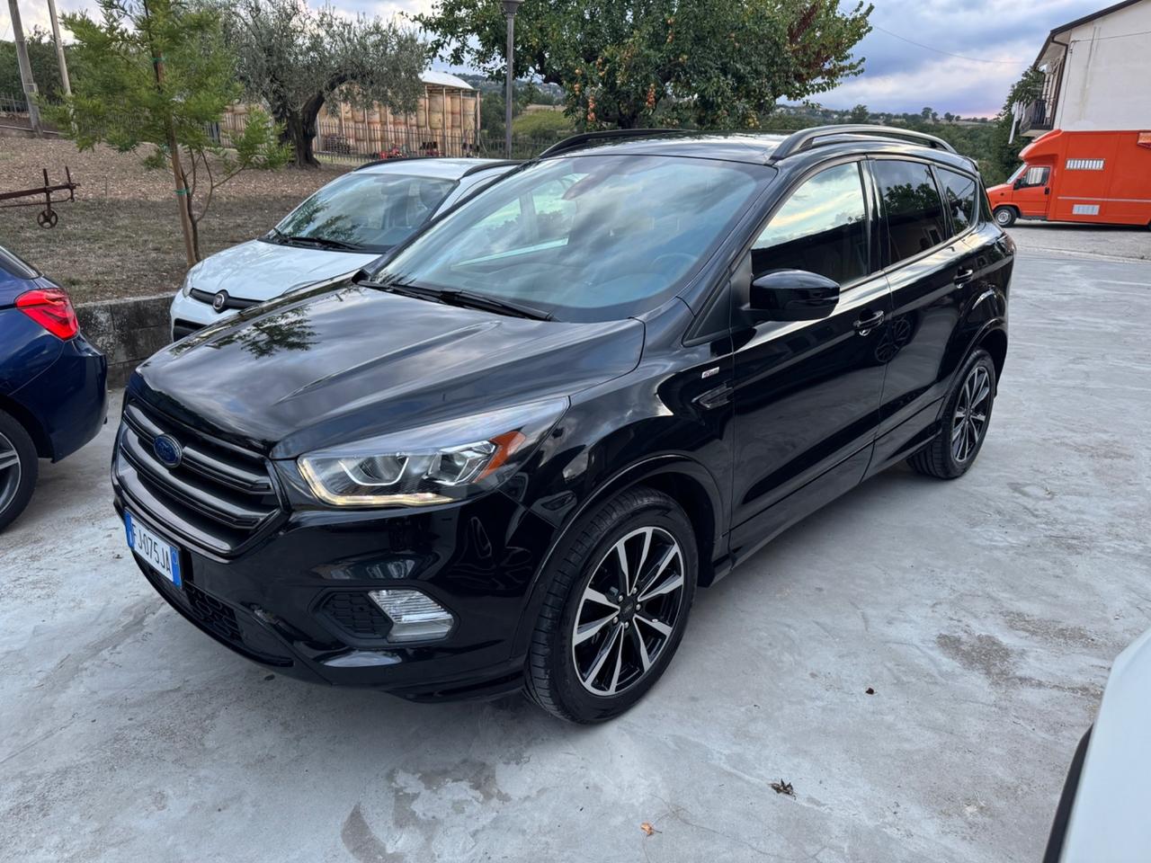 Ford Kuga 1.5 TDCI 120 CV S&S 2WD ST-Line
