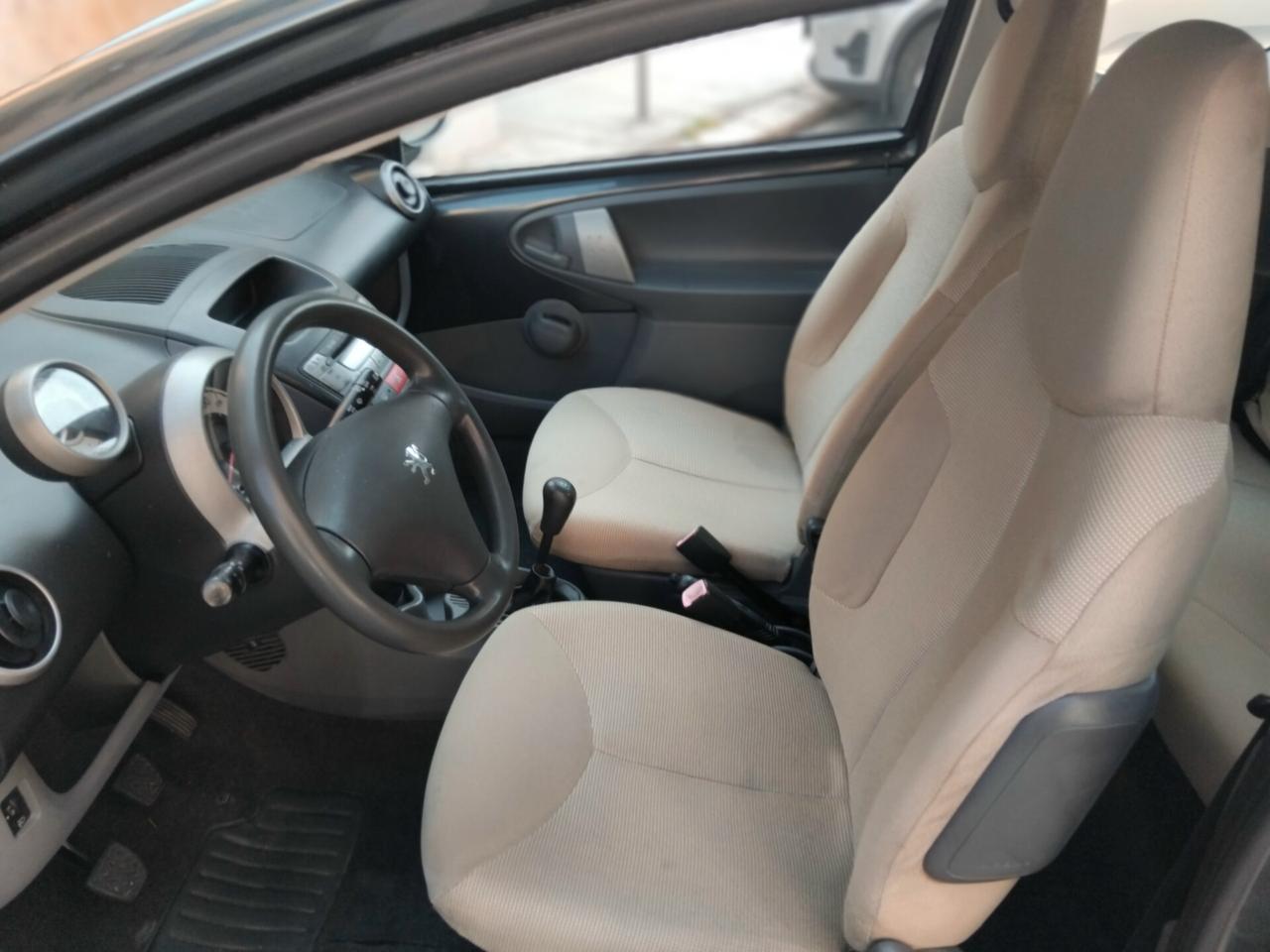 PEUGEOT 107 998CC CLIMA RADIO 50KW