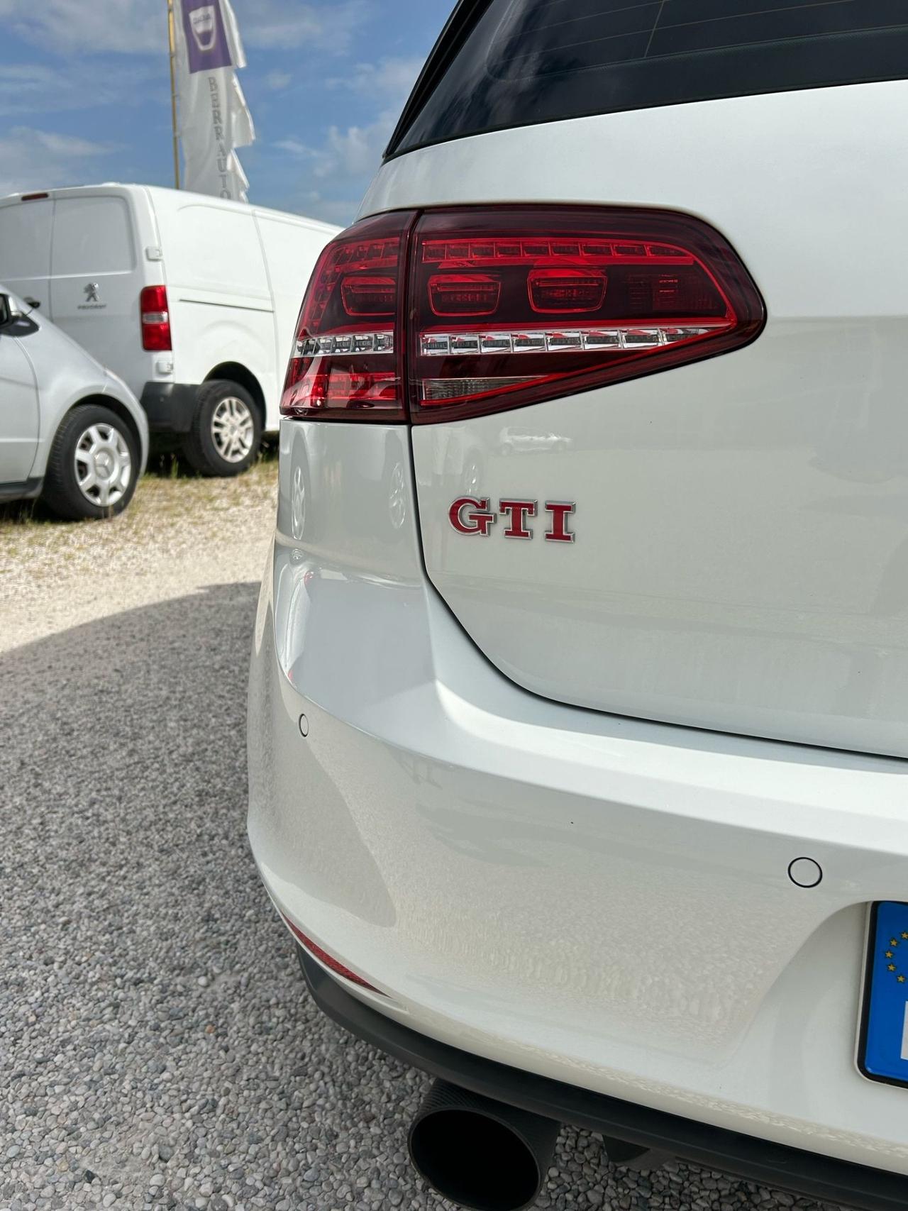 Volkswagen Golf GTI Performance 2.0 TSI 3p. BlueMotion Technology