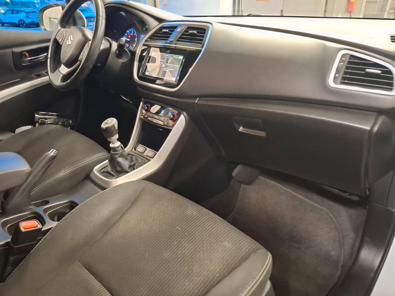 Suzuki S-Cross 1.6 DDiS Start&Stop Top-FARI LED-