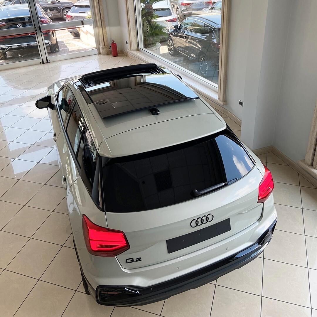 Audi Q2 35 TDI S tronic Identity Black tetto apribile