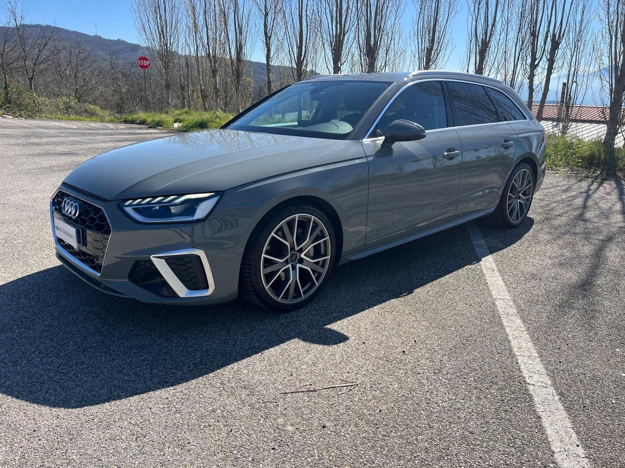 Audi A4 Avant 40 TDI S tronic line edition