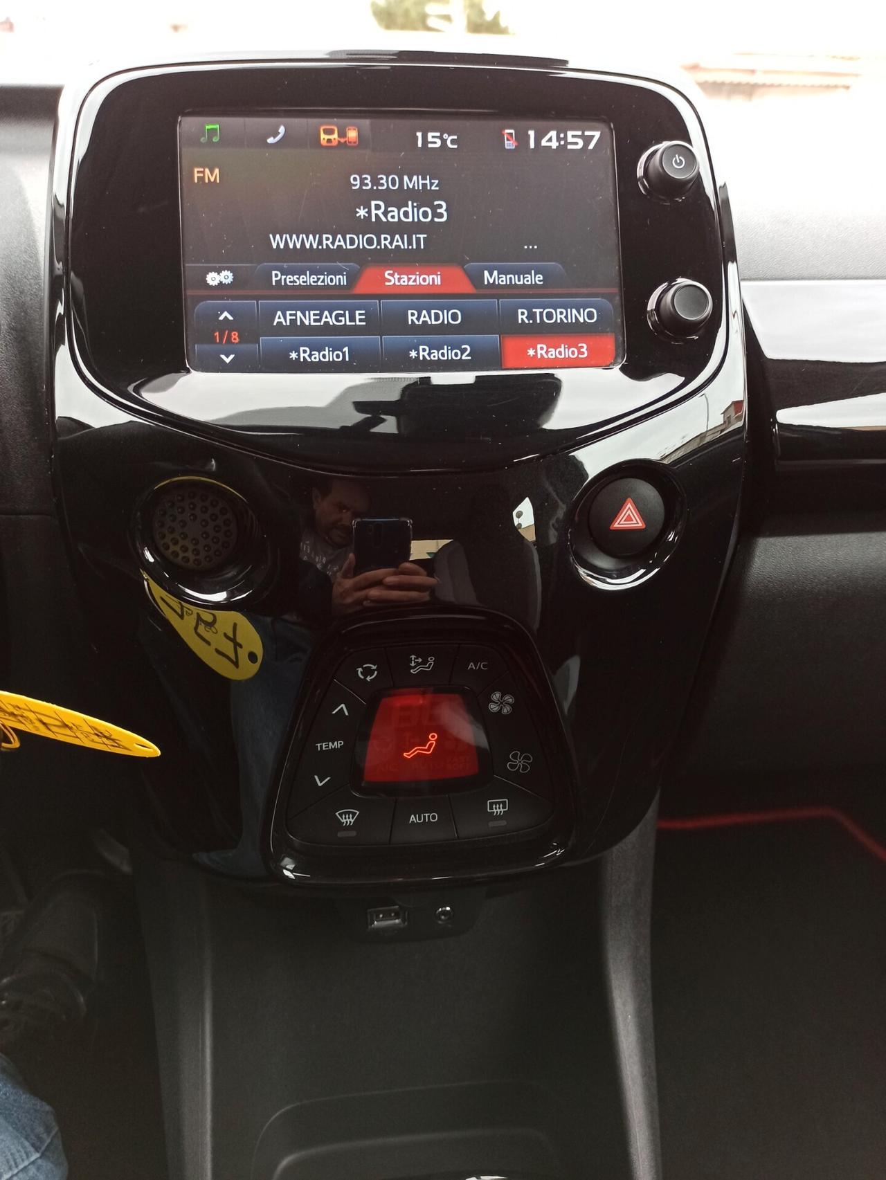 Toyota Aygo 1.0 VVT-i 69 CV 5 porte x-Black TSS MMT