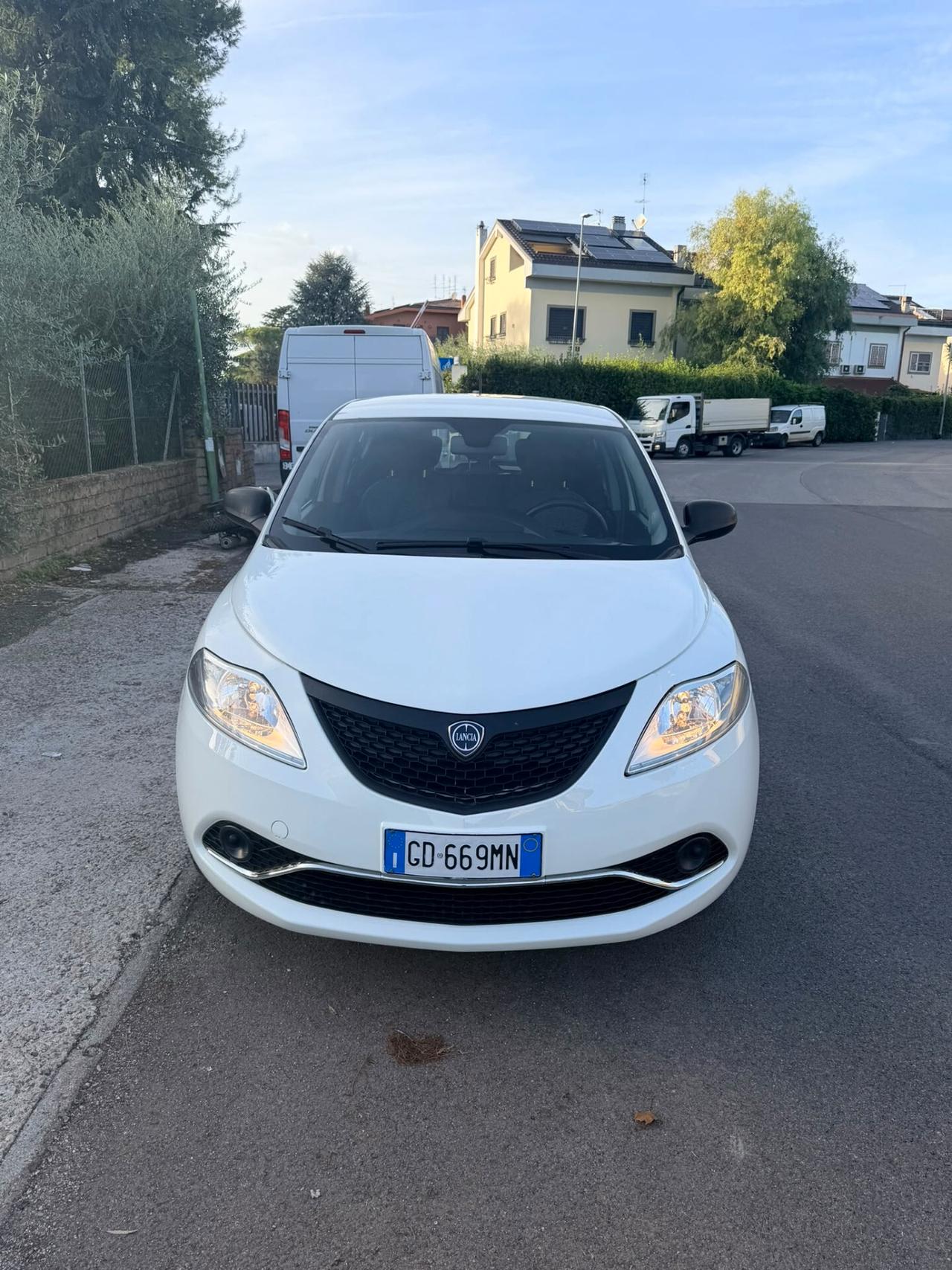 Lancia Ypsilon 1.0 Hybrid EcoChic Silver – 2021