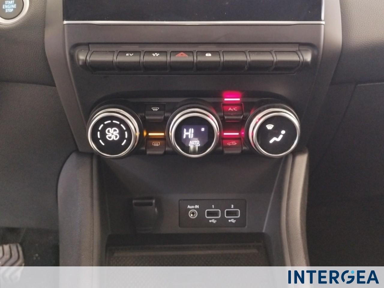 RENAULT Captur 1.6 E-Tech hybrid Techno Fast Track