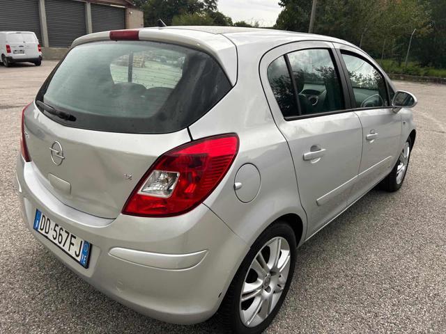 OPEL Corsa 1.2 5 porte Cosmo senza nessun lavoro da fare