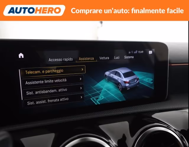 MERCEDES-BENZ A 200 Premium