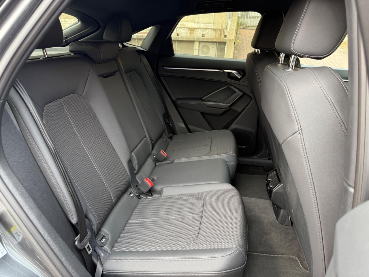 Audi Q3 Sportback 45 TFSI e S tronic Identity Black