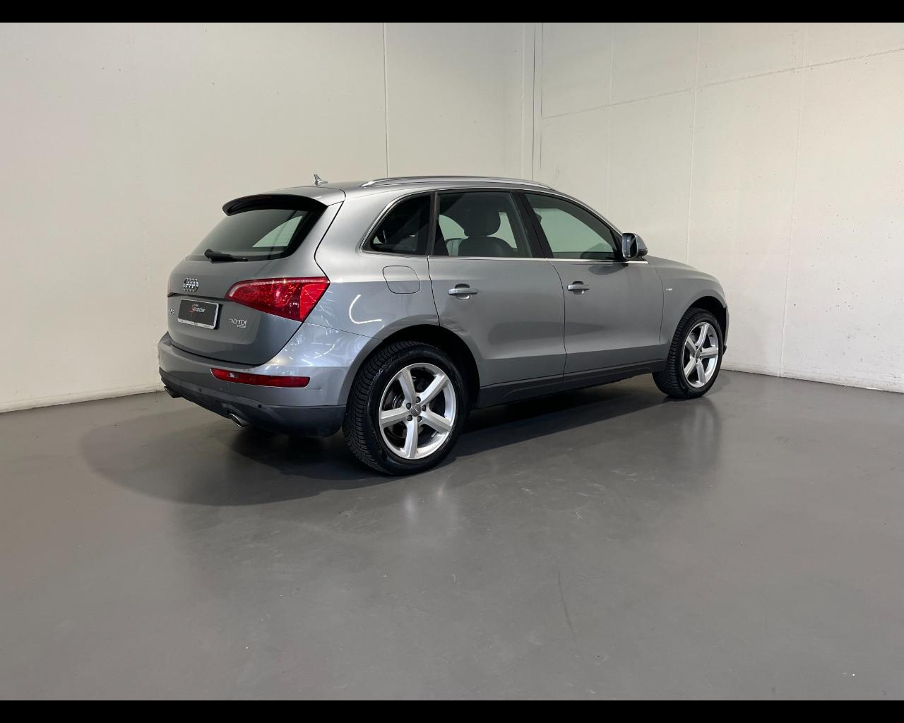 AUDI Q5 3.0 V6 TDI S-TRONIC QUATTRO