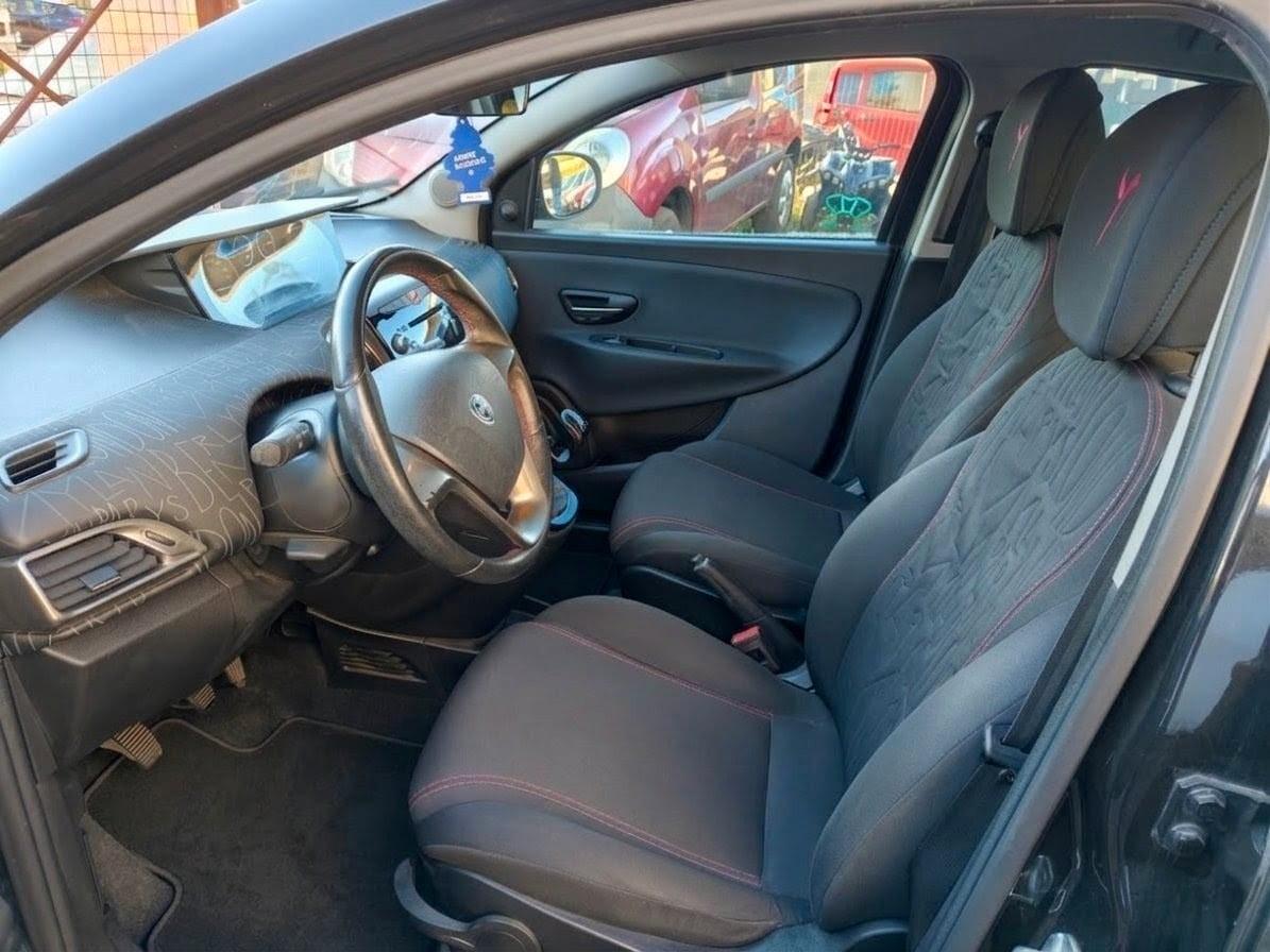 Lancia Ypsilon 1.2 69 CV 5 porte S&S Platinum