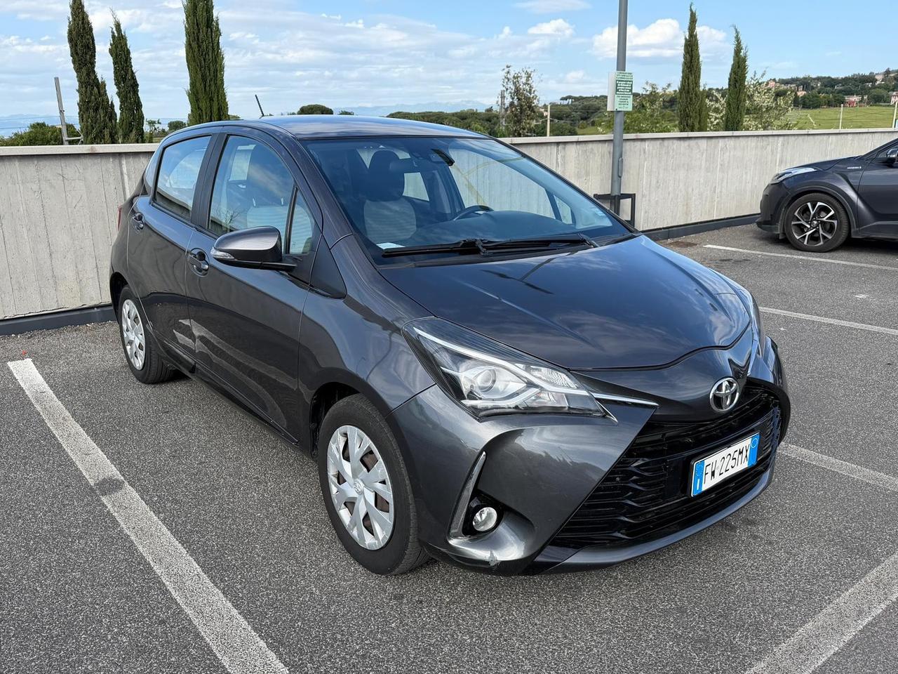 Toyota Yaris 1.0 Lounge *NEOPATENTATI*