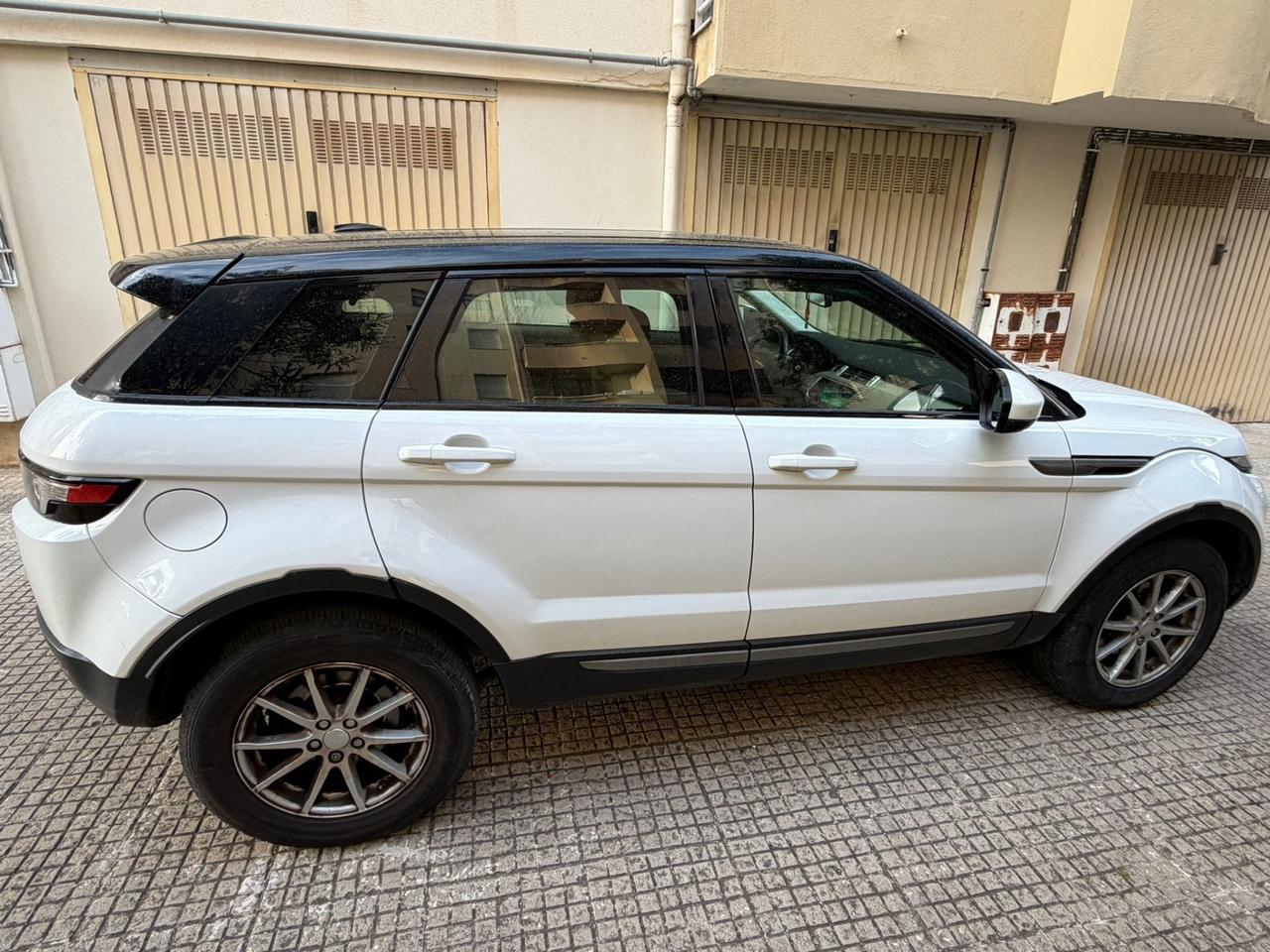 Land Rover Range Evoque 2.2 TD4 5p. British Edition Dynamic