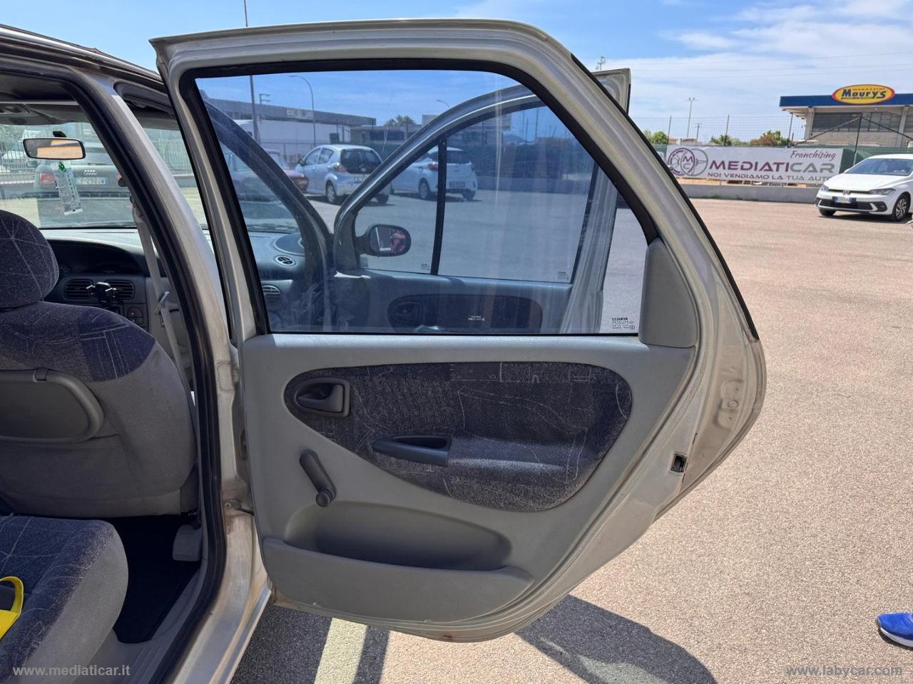 RENAULT Mégane Scénic 1.4 16V RXE