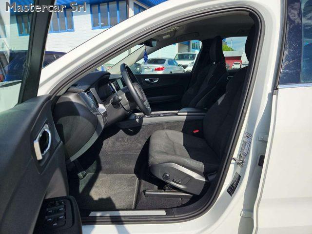 VOLVO XC60 XC60 II 2018 2.0 b4 Momentum Pro awd auto -GE944CR