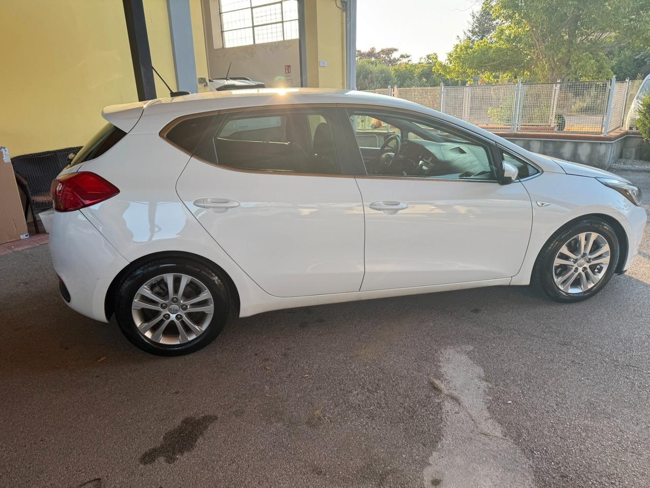 Kia Ceed cee'd 1.6 CRDi 128 CV 5 porte Stop&Go high tech