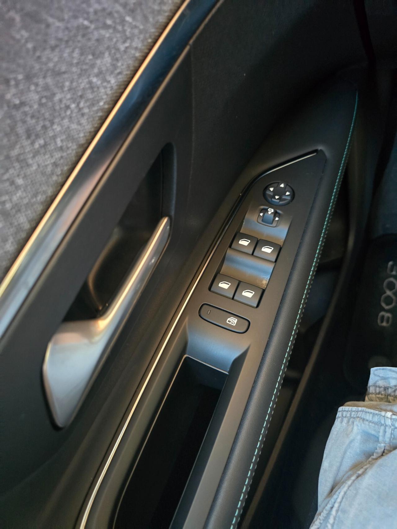 Peugeot 3008 PureTech Turbo 130 Allure PERMUTA GARANZIA FINANZIAMENTO