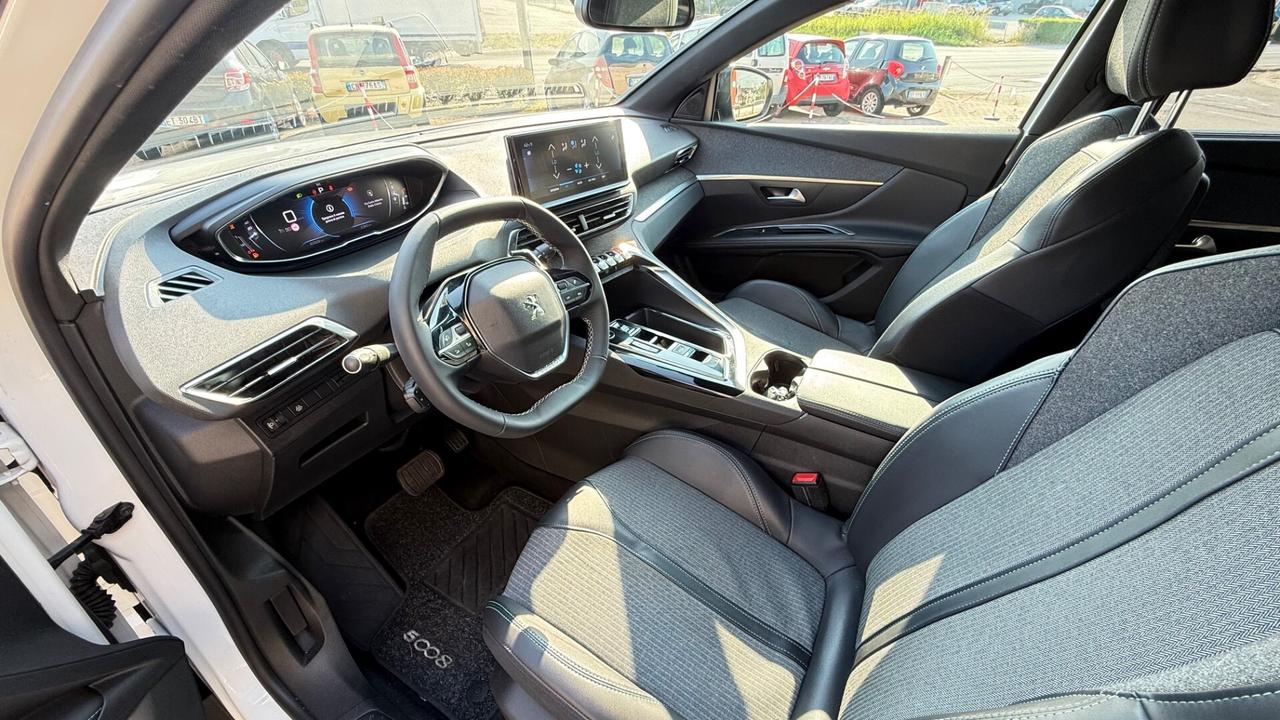 PEUGOET 5008 7 POSTI 2023