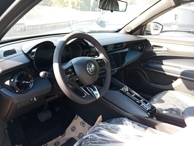 Alfa Romeo Junior 1.2 136 CV Hybrid eDCT6