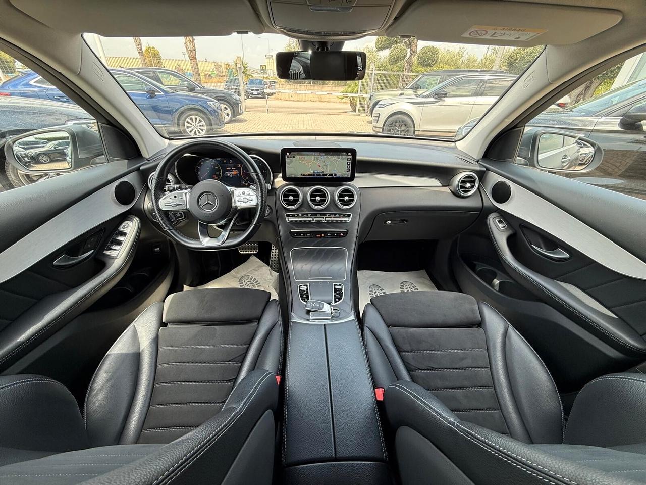 GLC 220 d 4Matic Premium Plus Opaco + Pedane