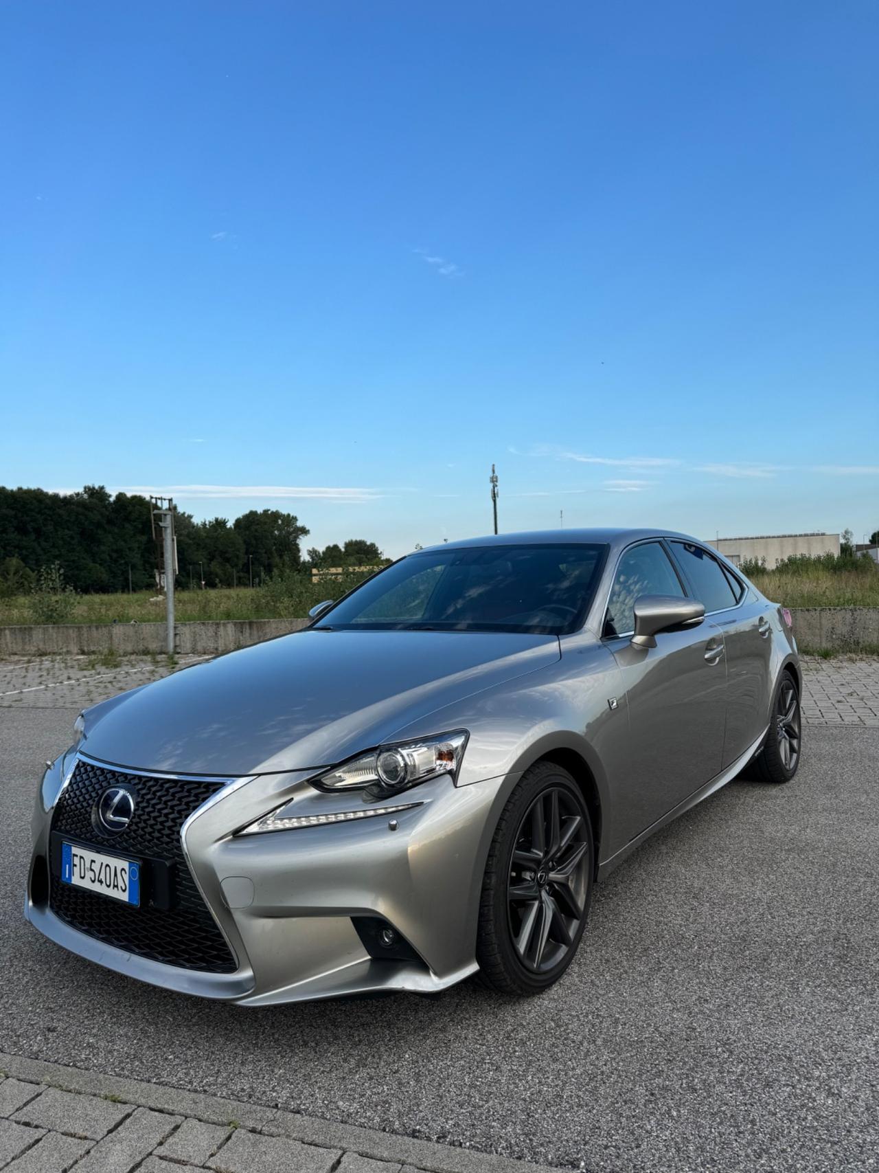 Lexus IS 300 Hybrid FSport