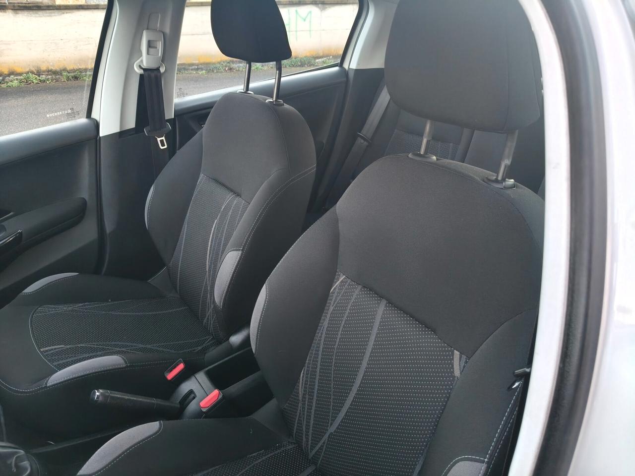 Peugeot 208 1.2 5 porte 2014 SOLO 137.000 KM