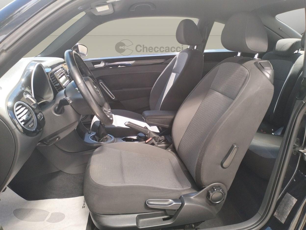 Volkswagen Maggiolino 2012 1.6 tdi Design 105cv